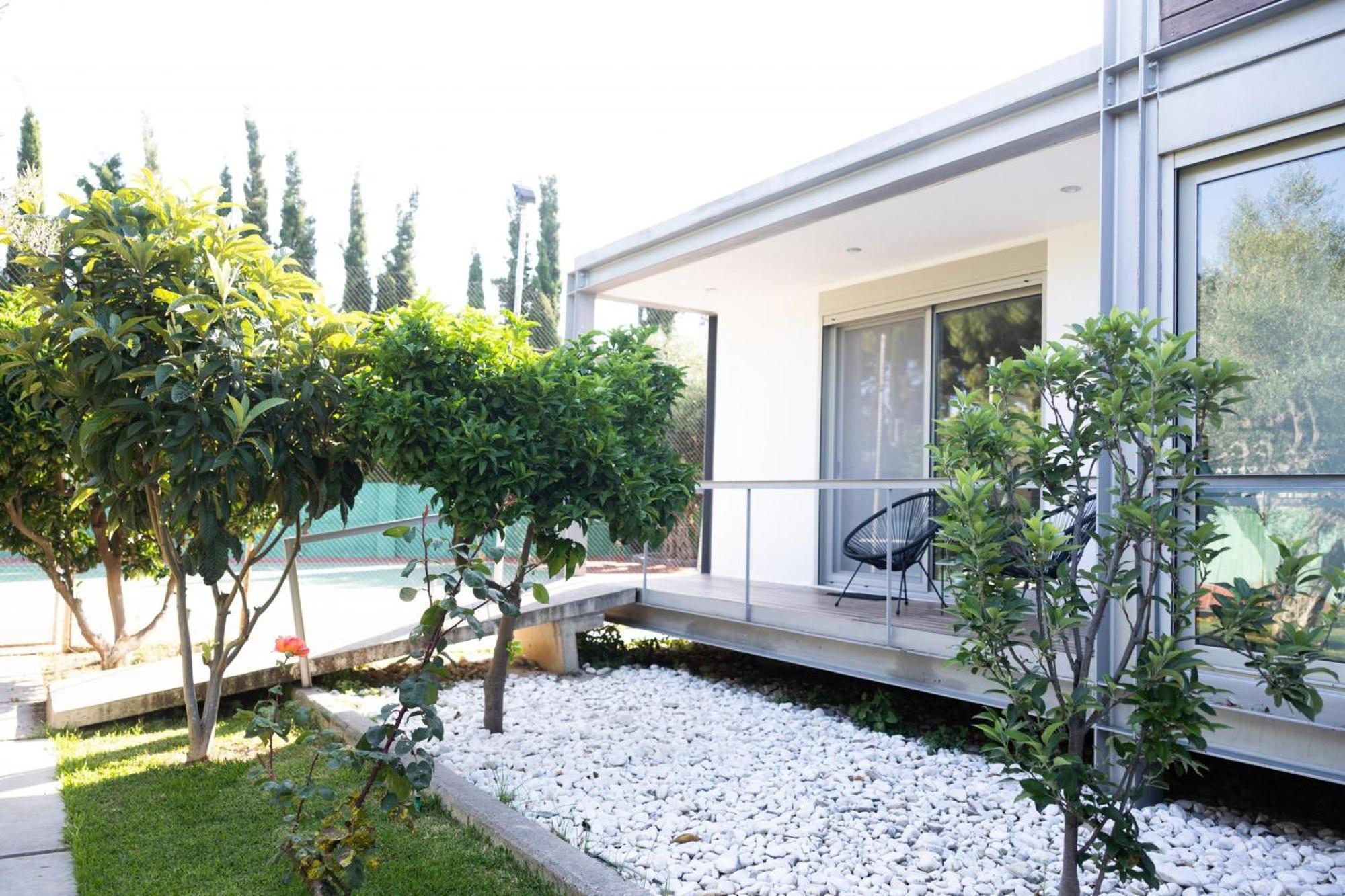 Unique Space With Garden And Garage *