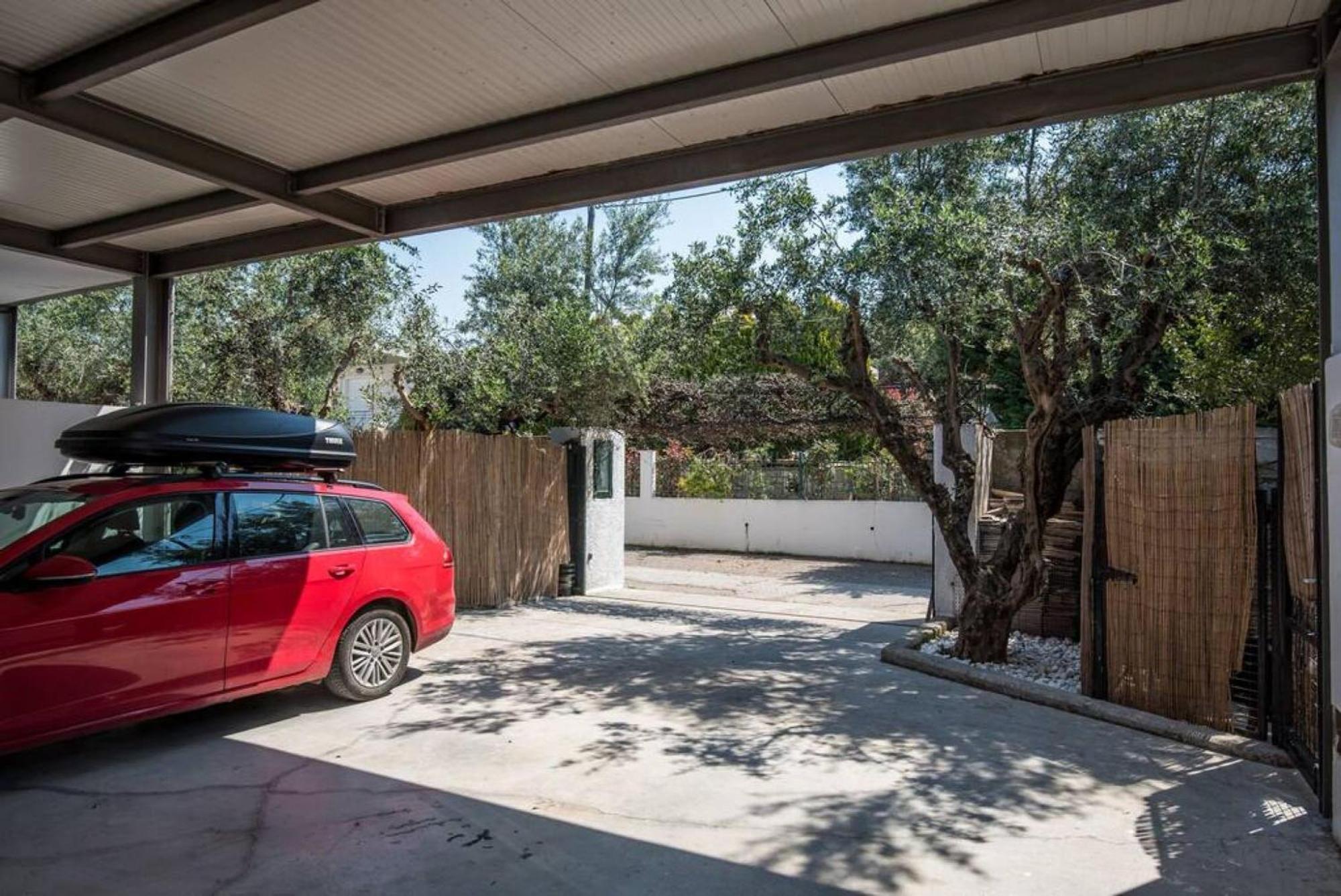 Unique Space With Garden And Garage Holiday home *