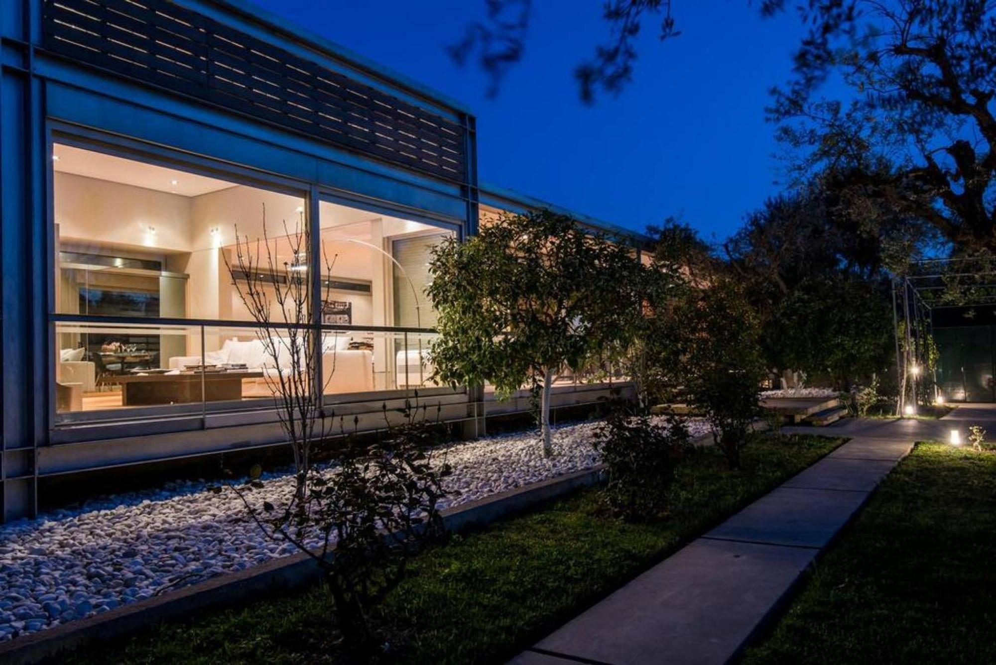 Unique Space With Garden And Garage Holiday home