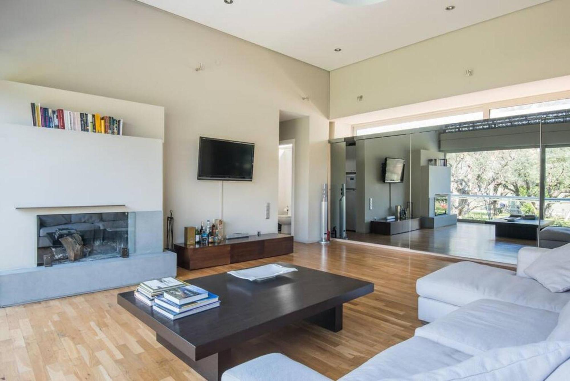 Unique Space With Garden And Garage Holiday home