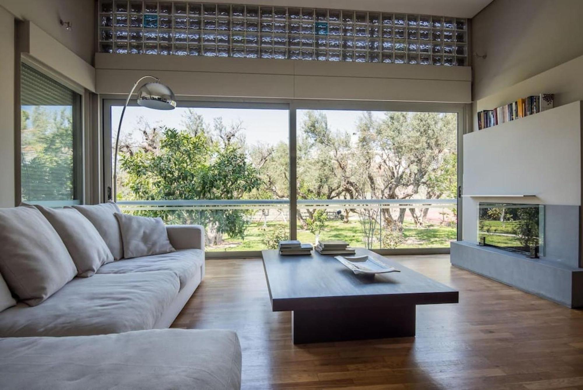 Unique Space With Garden And Garage Holiday home